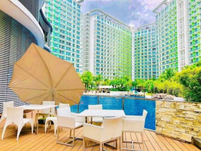 AZURE A6 beachpool with Balcony Wifi near mall airport